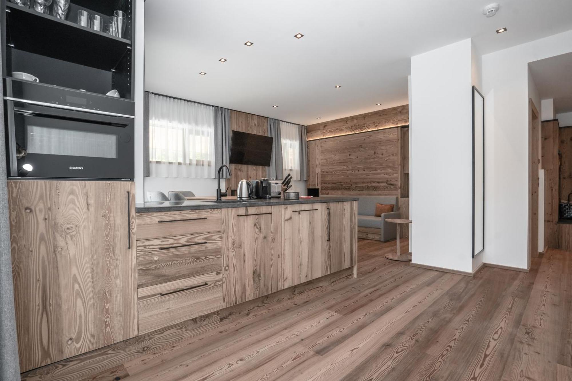 Kaiserjuwel 4 Sterne Superior Prama Exterior photo